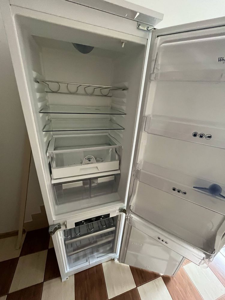 Lodówka pod zabudowę Whirpool