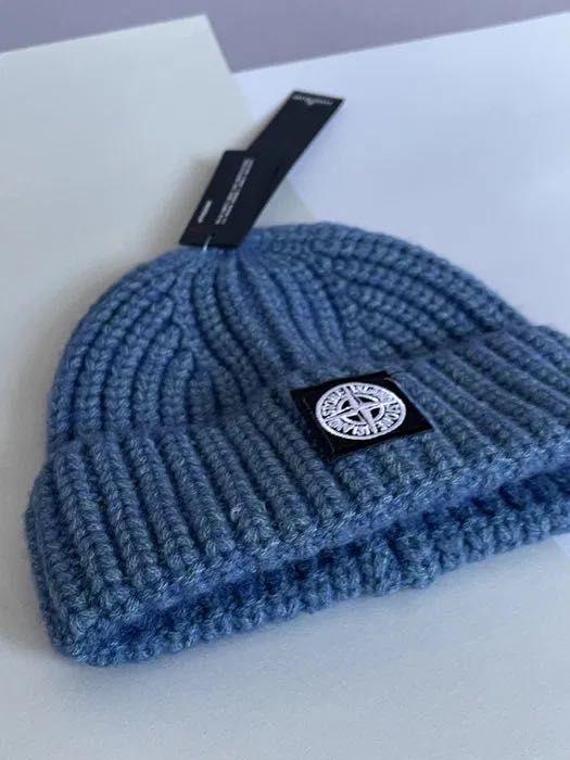 Мужская шапка Stone Island