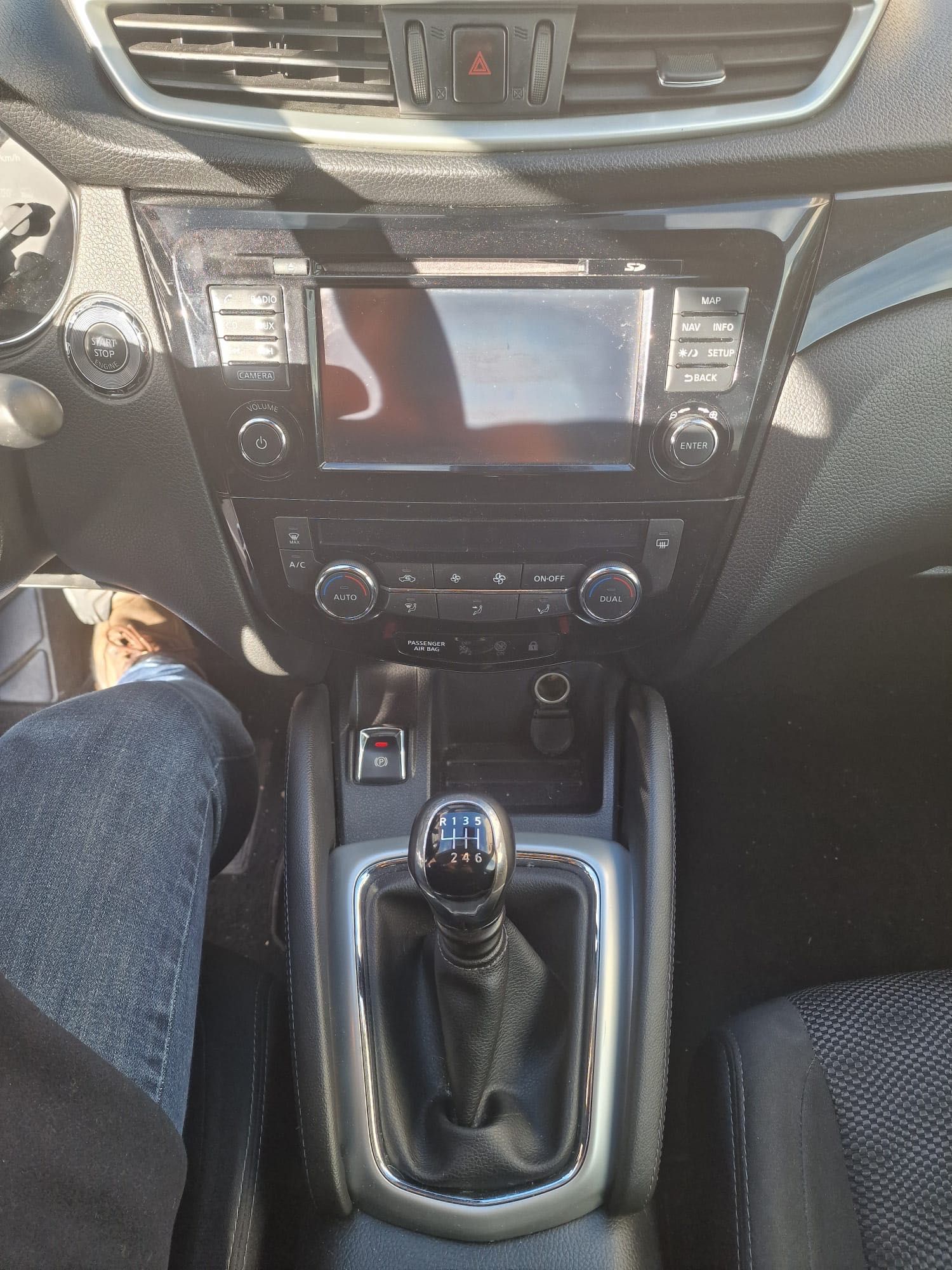 Nissan QASHQAI 2017 connect diesel com teto panorâmico