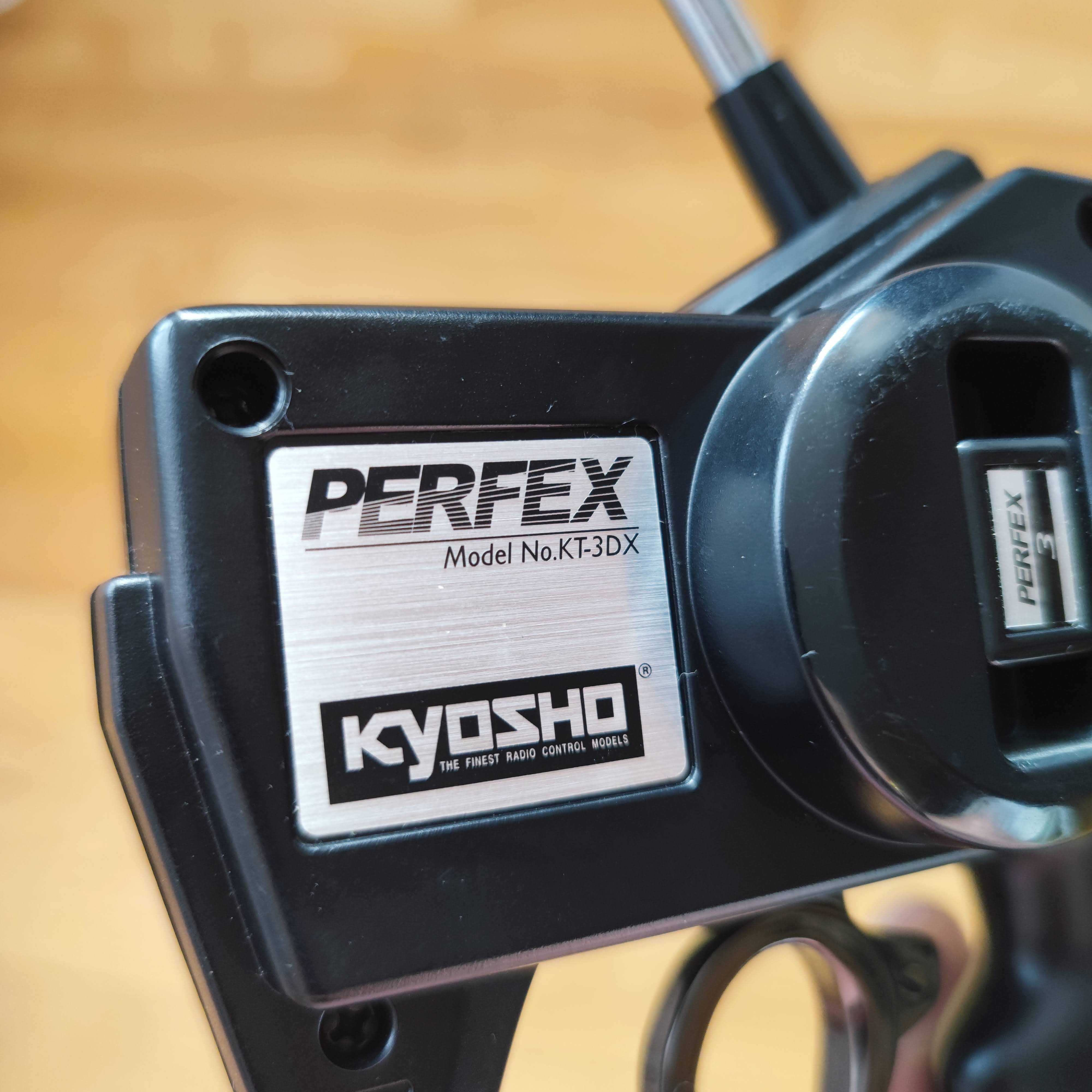 Radio Aparatura Nadajnik Pilot KYOSHO Perfex KT-3DX RC z odbiornikiem