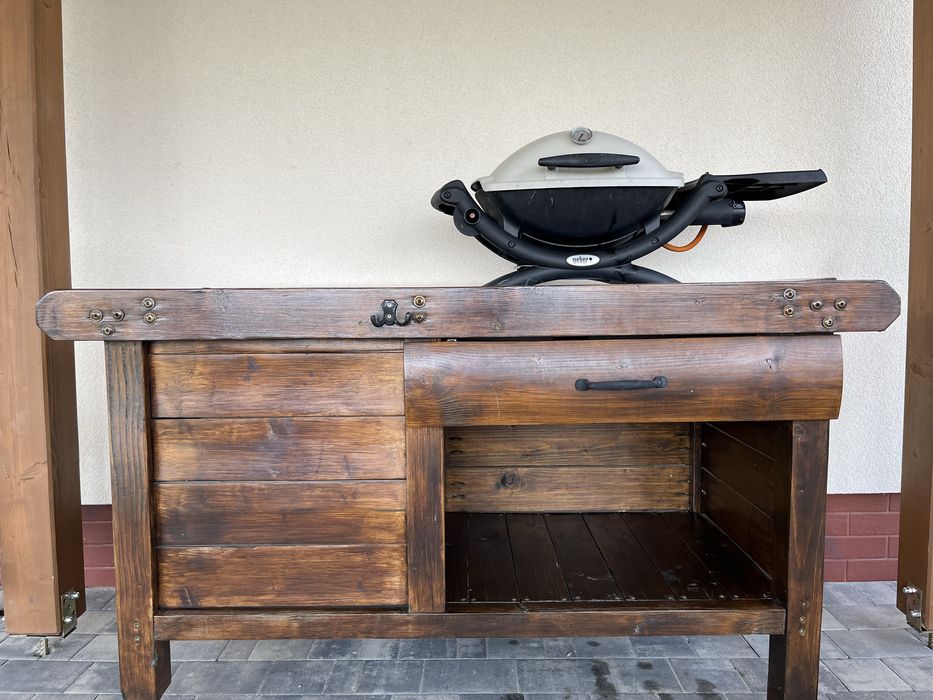 Barek pod grrila w stylu antycznym