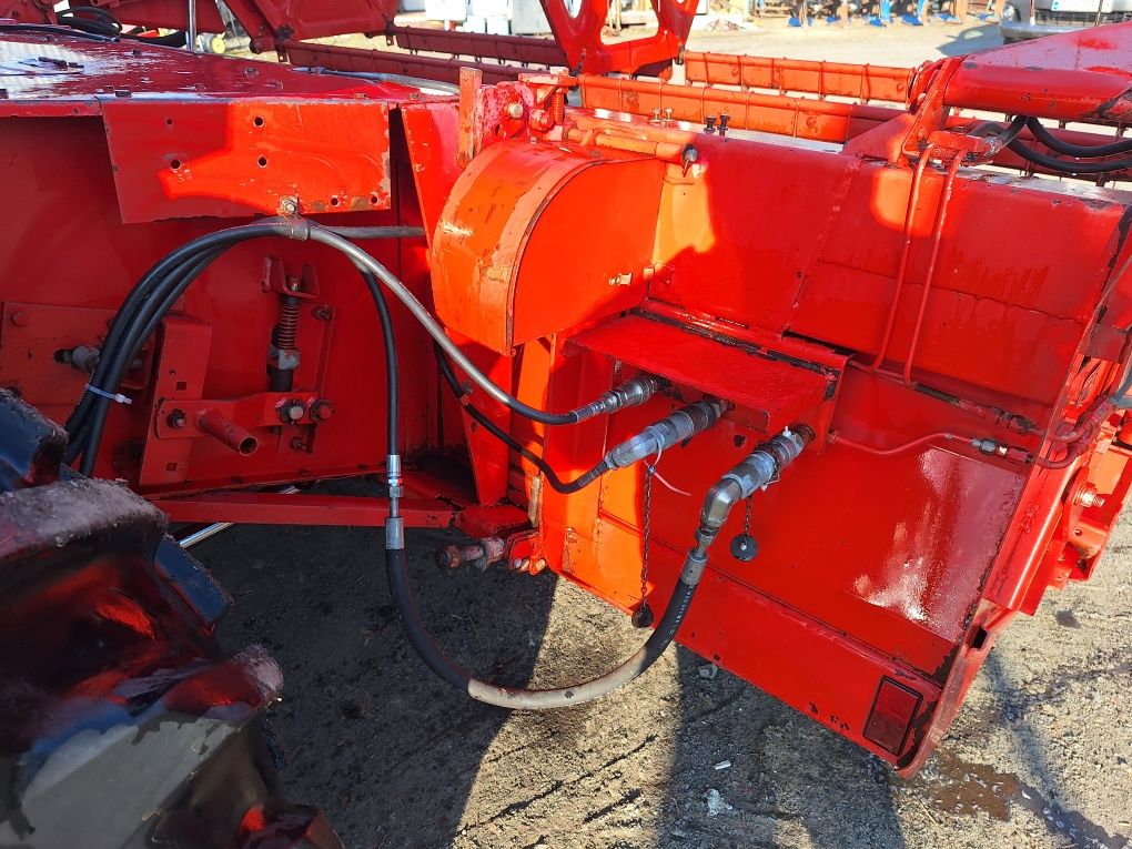 Комбайн Massey Ferguson 440 !
1