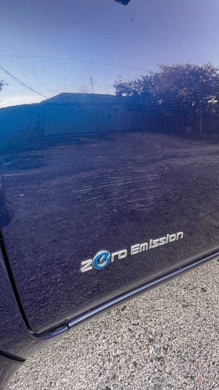Продам nissan leaf 16 года