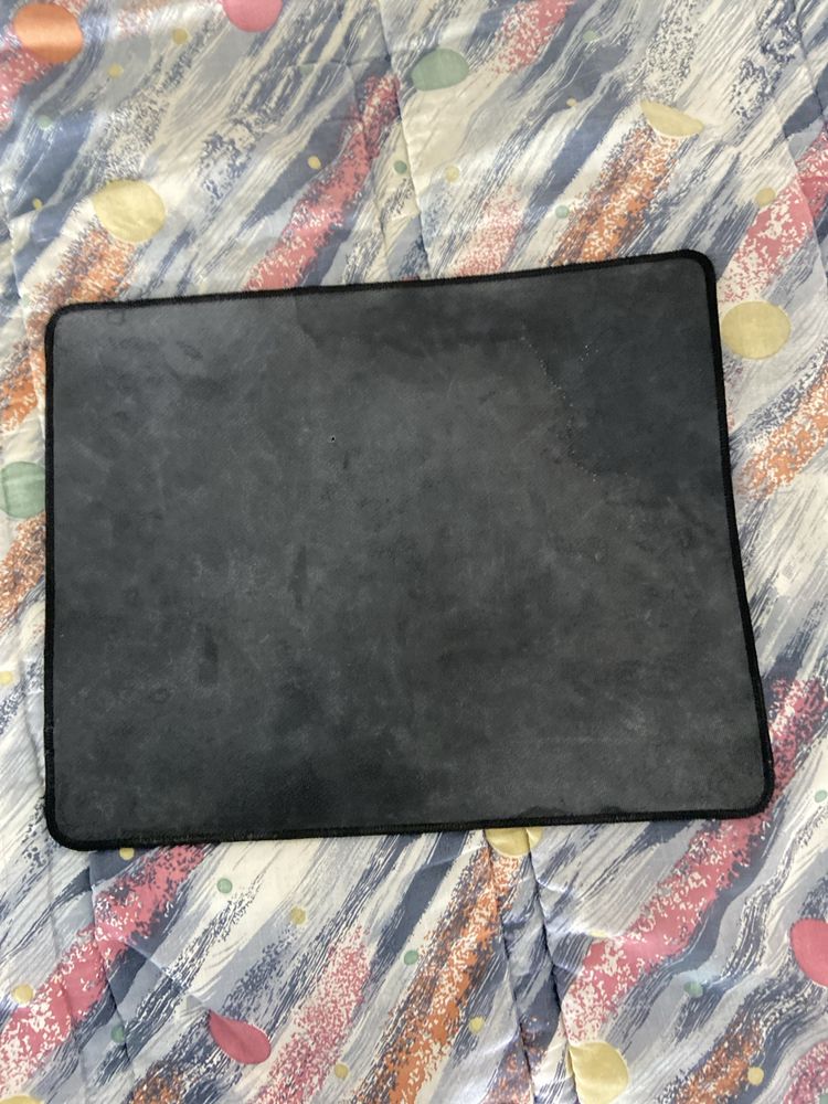 Vendo tapete de rato manchado