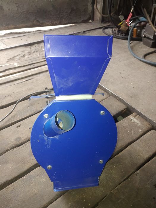 Измельчитель зерна.