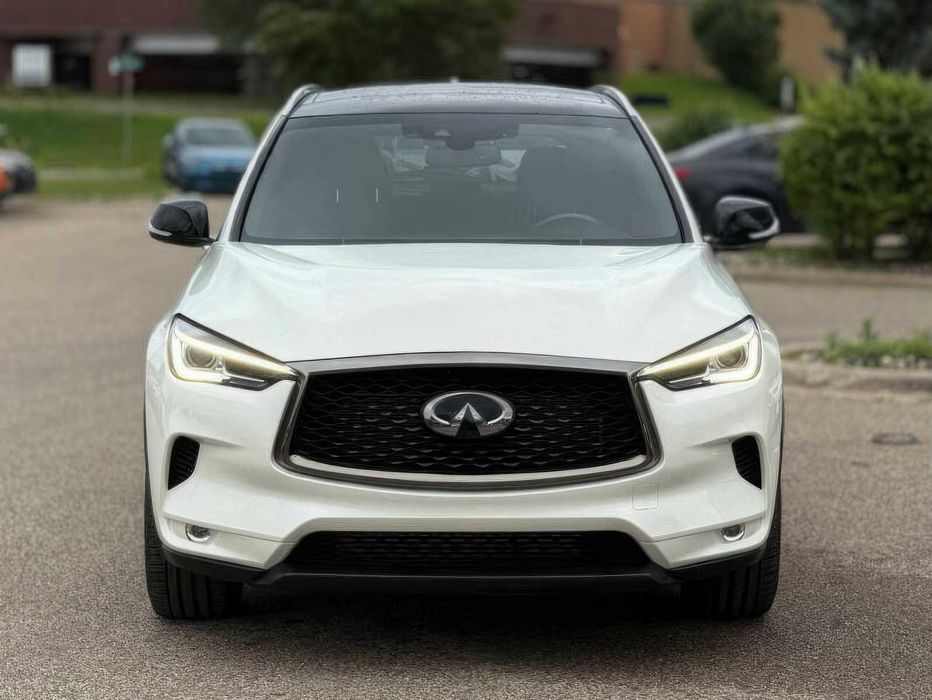 Infiniti QX50 Luxe      2021