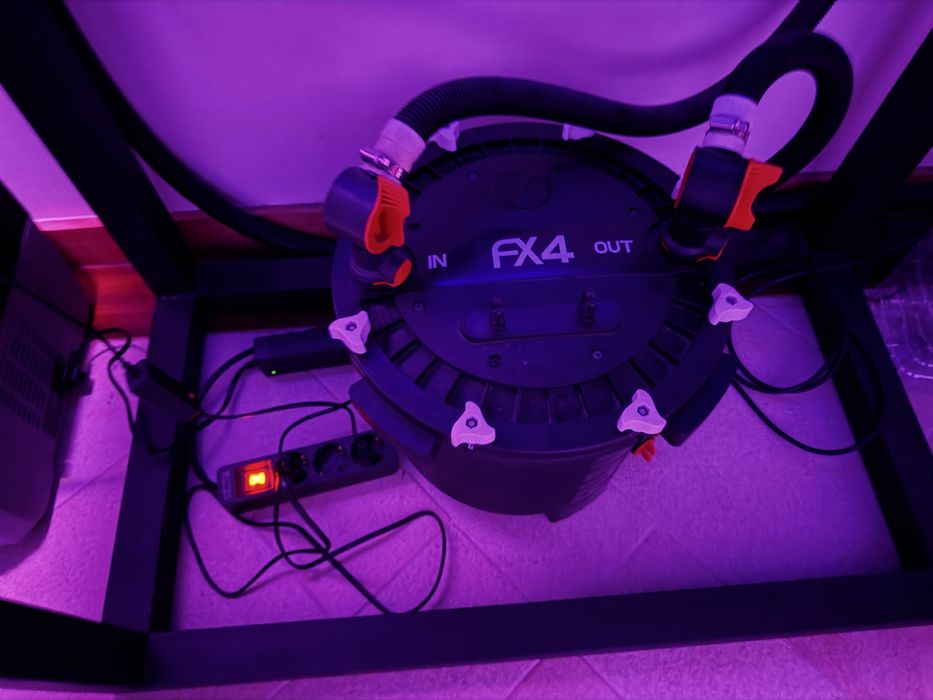 Aquario 2,60m com estrutura e filtros