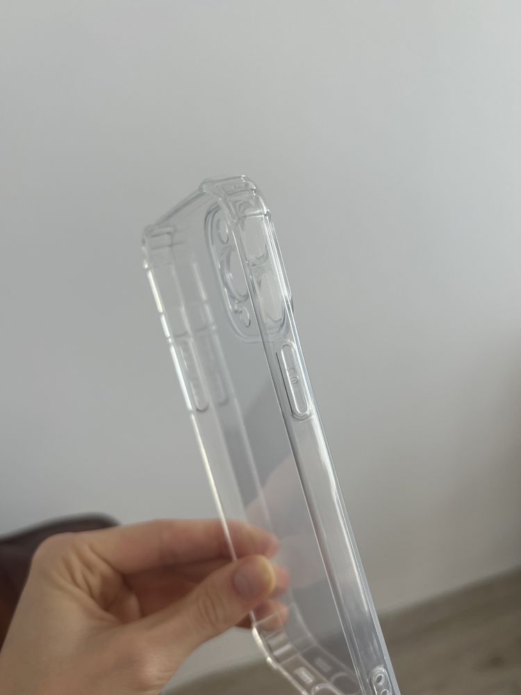 2 Etui na IPhone 13 Pro Max nowy -15zl