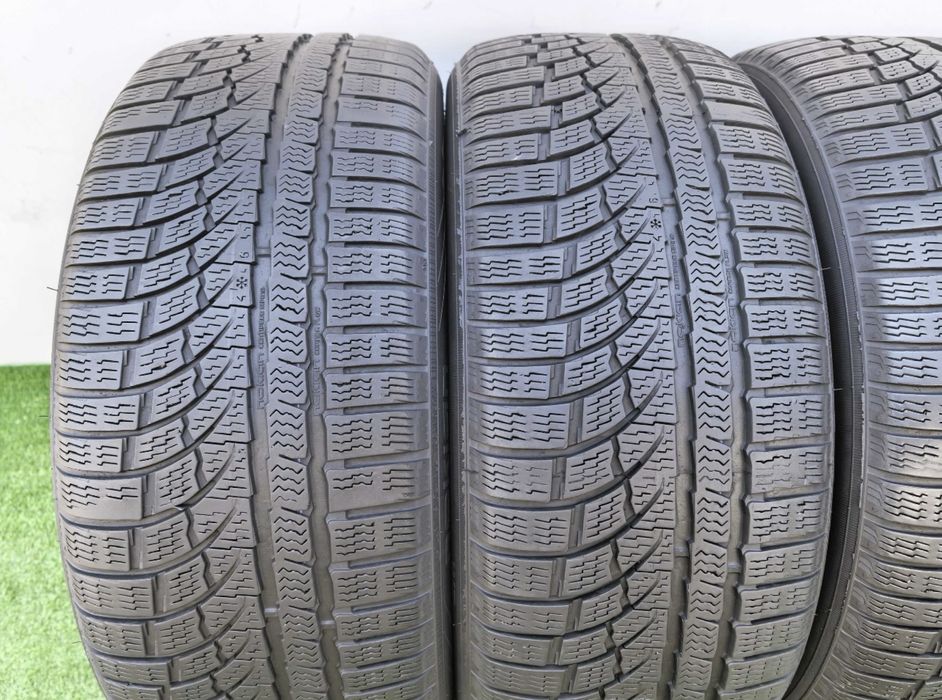 235 55 17 nokian wra4 зима 4 штуки протектор 85% и 75%