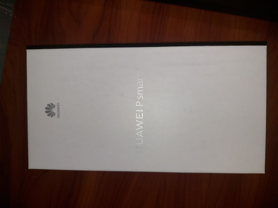 Продам телефон Huawei P Smart+