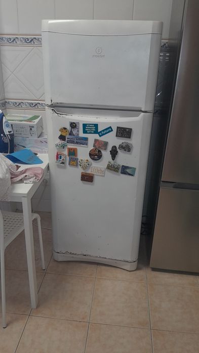 Frigorífico a funcionar
