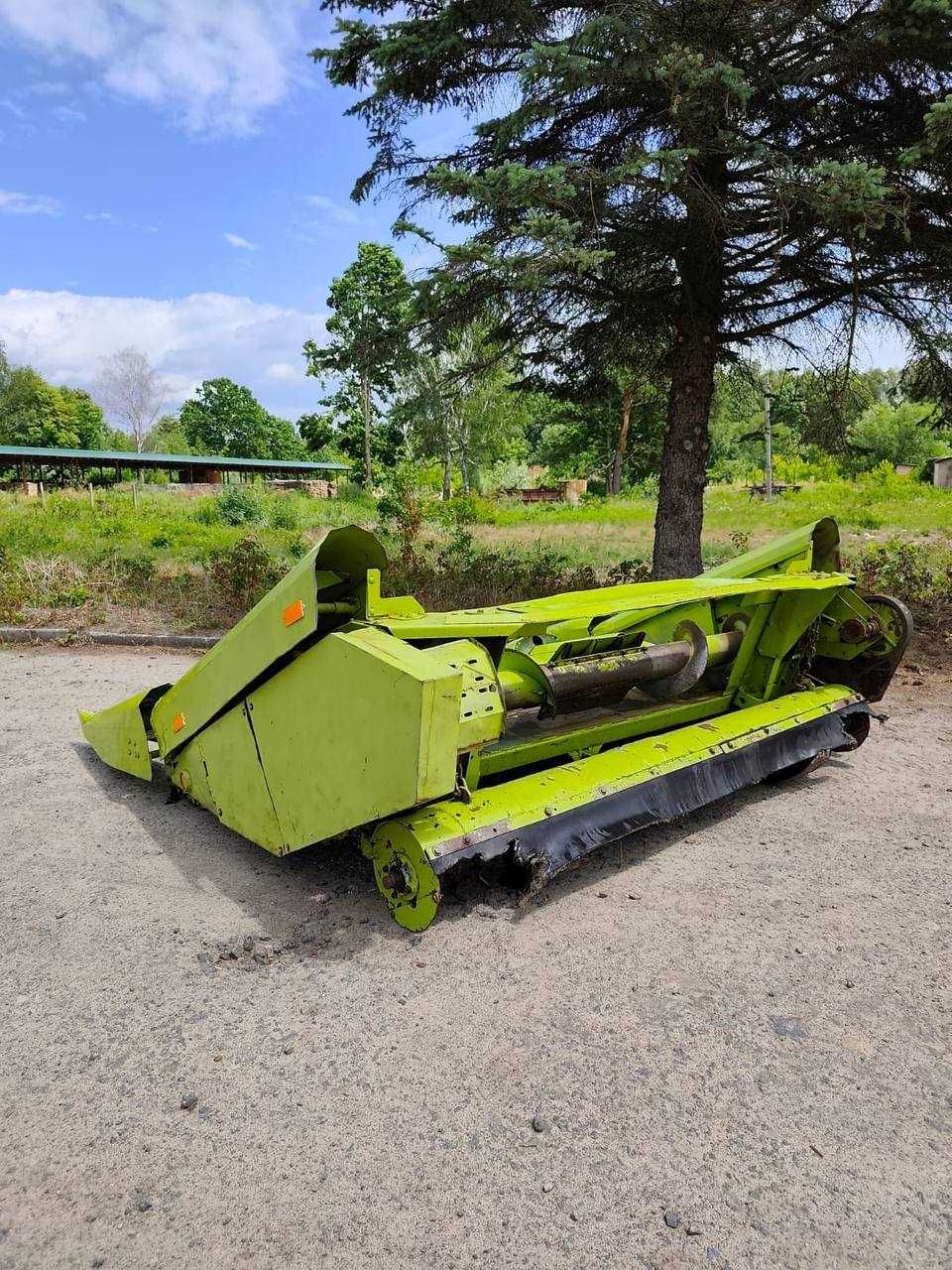 Жатка Claas 4 рядна для кукурузи з подрібнювачем