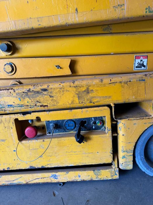 Plataforma Elevatória elétrica (usada) Optimum 8