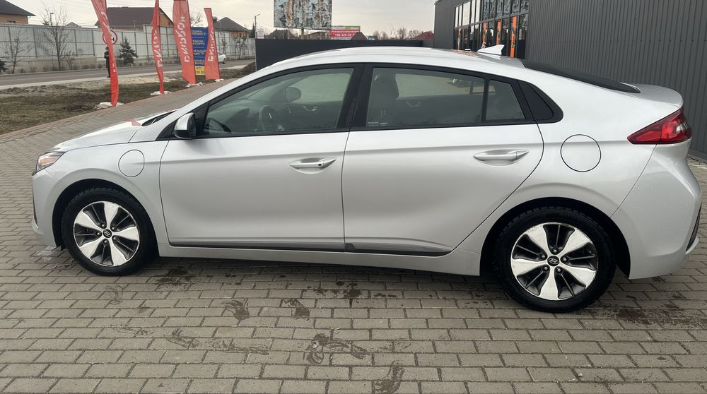 Hyundai ioniq plug-in hybrid