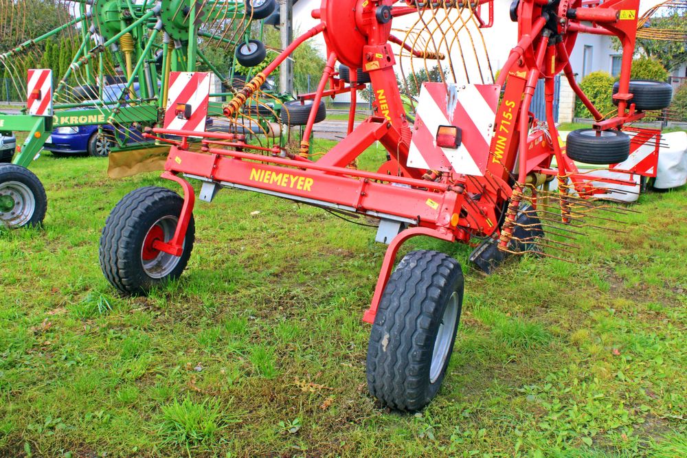 Zgrabiarka dwukaruzelowa NIEMEYER Zegler TWIN 715 S 2 karuzelowa