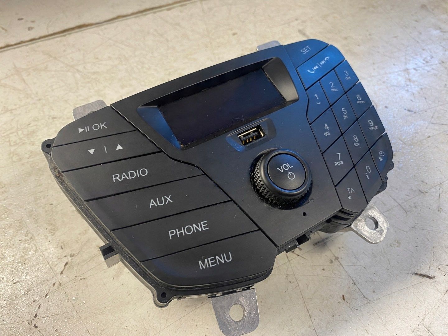 TRANSIT CONNECT MK2 RADIO USB DT1T-18D815-HB