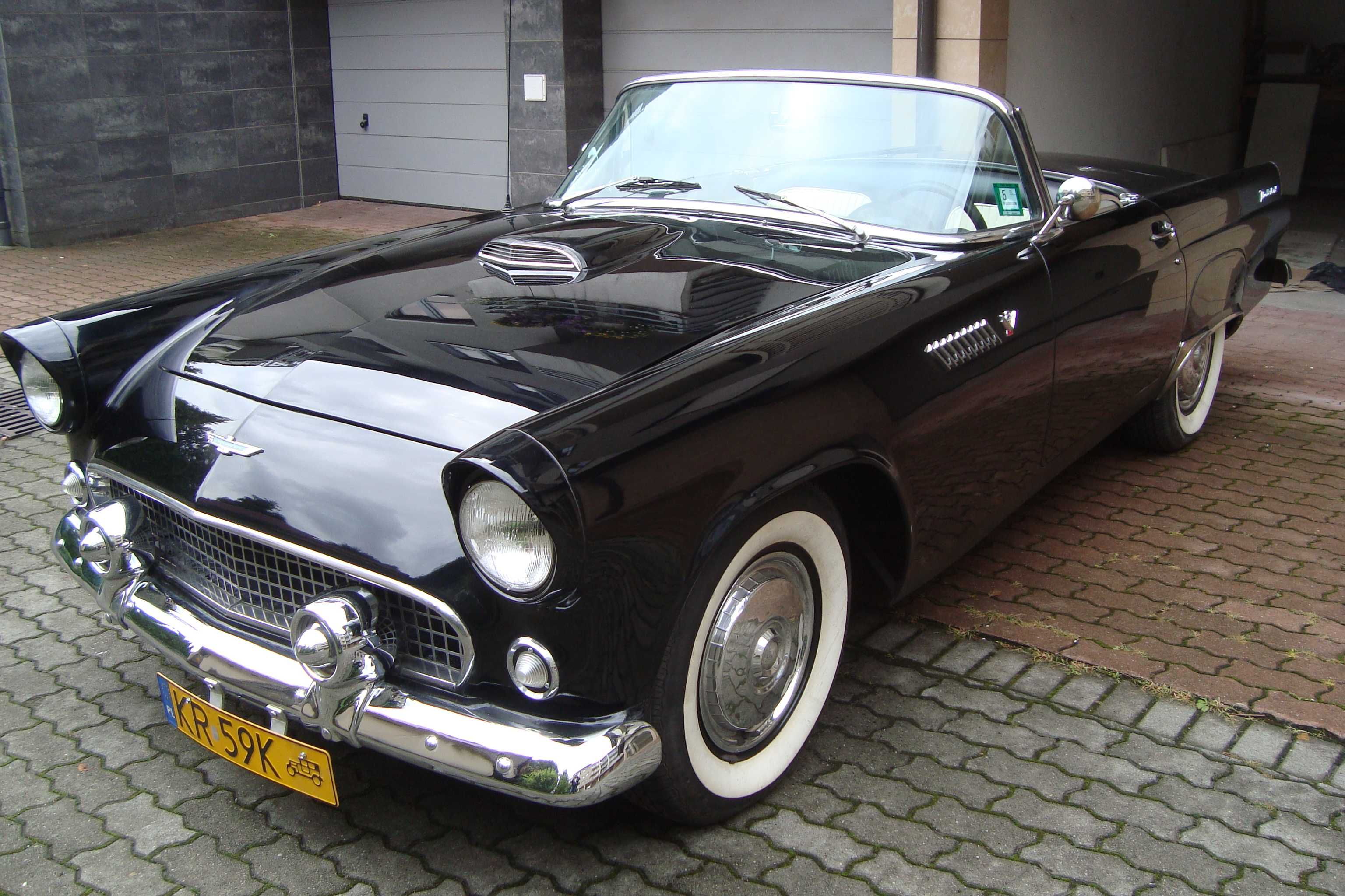 Ford Thunderbird 1955, 4800 cm3 .