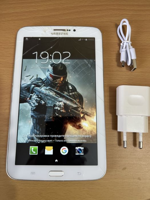 Планшет Samsung Galaxy Tab 3  + зарядка + кабель.