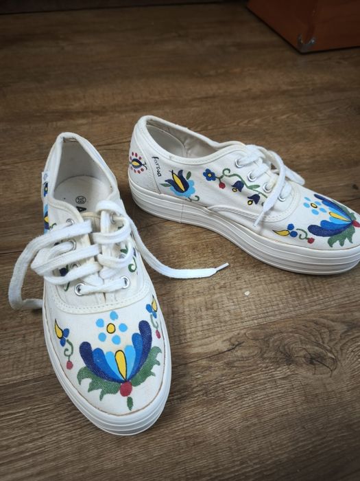 Buty lekko używane Kaszebe