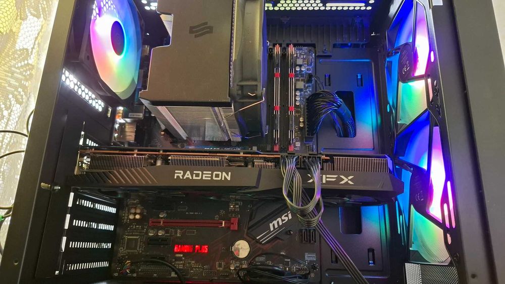 Kompletny zestaw komputerowy  ryzen3600/rx6700/16RAM Monitor27