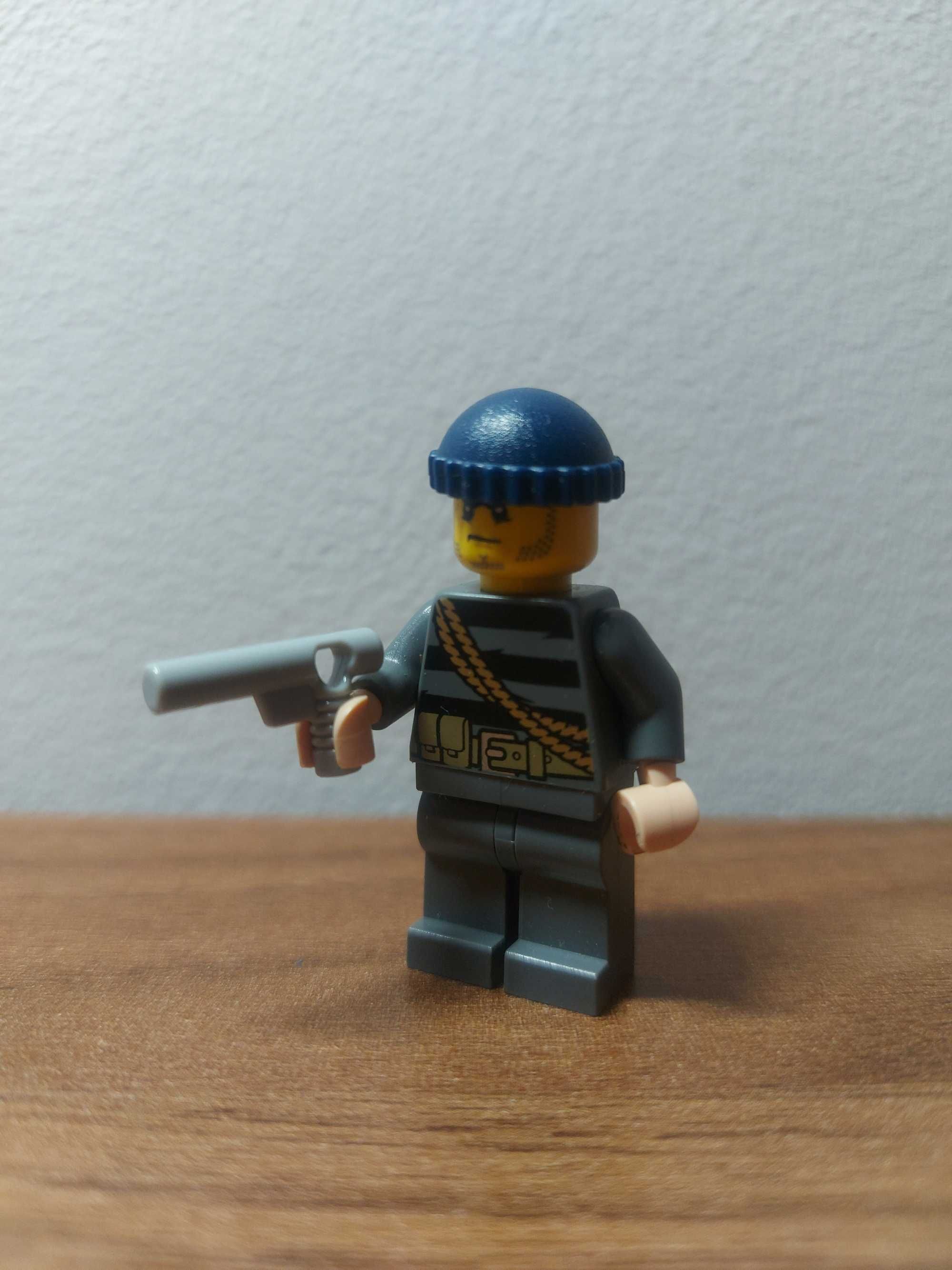 LEGO - minifigurka - złodziej