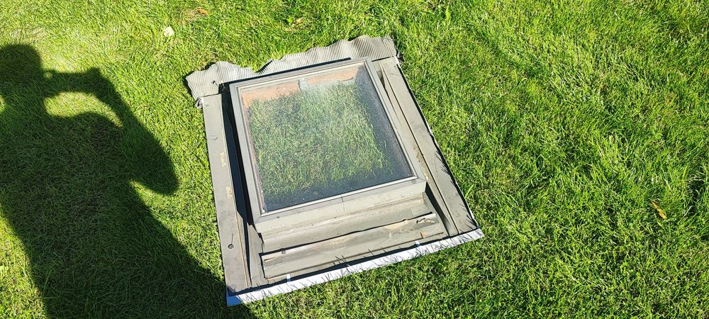 Wyłaz dachowy FAKRO WGI 46x55 z kołnierzem podwójna szyba hartowana