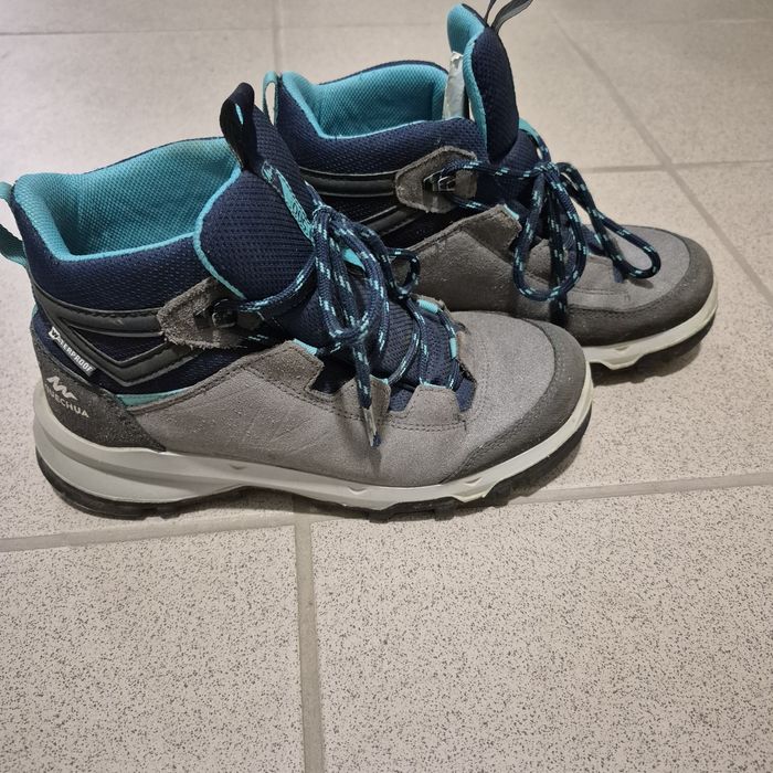 Buty turystyczne wodoodporne Quechua rozm. 38