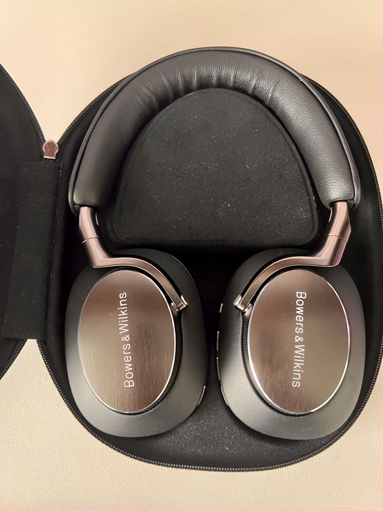 Auscultadores Bowers&Wilkins Px8 Bluetooth Noise Cancelling