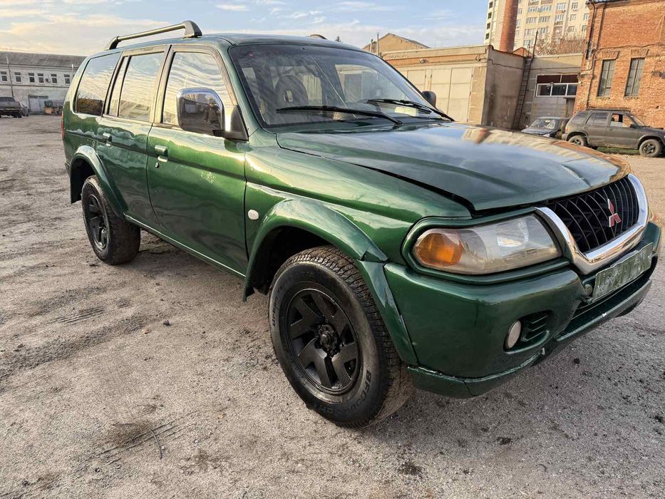Mitsubishi Pajero Sport 2001рік 3л бенз АКПП повний привід 4х4
