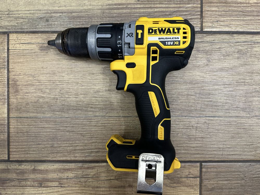 Wiertarko-wkrętarka udarowa Dewalt DCD796 - 2022r.