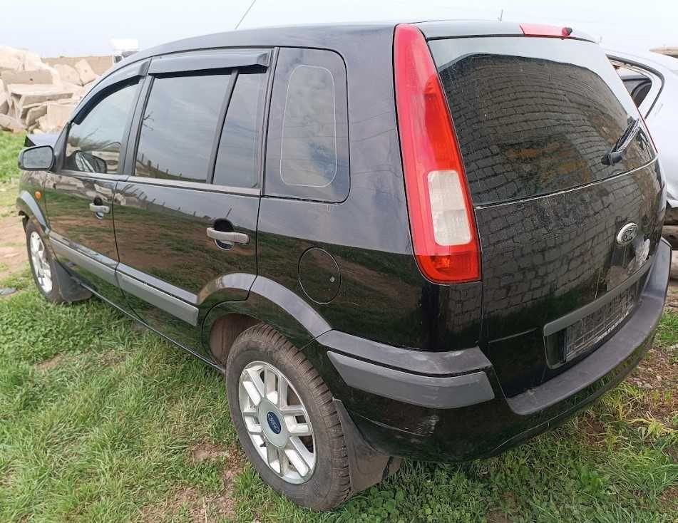 Кузов Ford Fusion 2004 и 2007 1.4 бенз черный. Разборка Ford Fusion