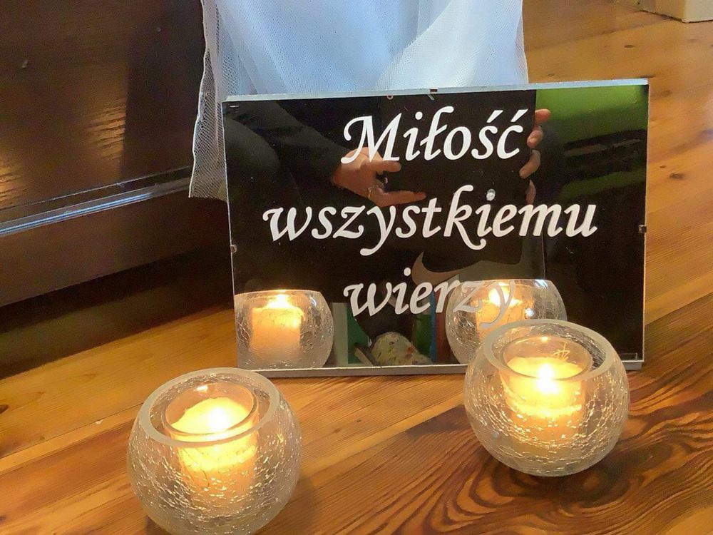 Sprzedam hymn miłości do dekoracji kościoła