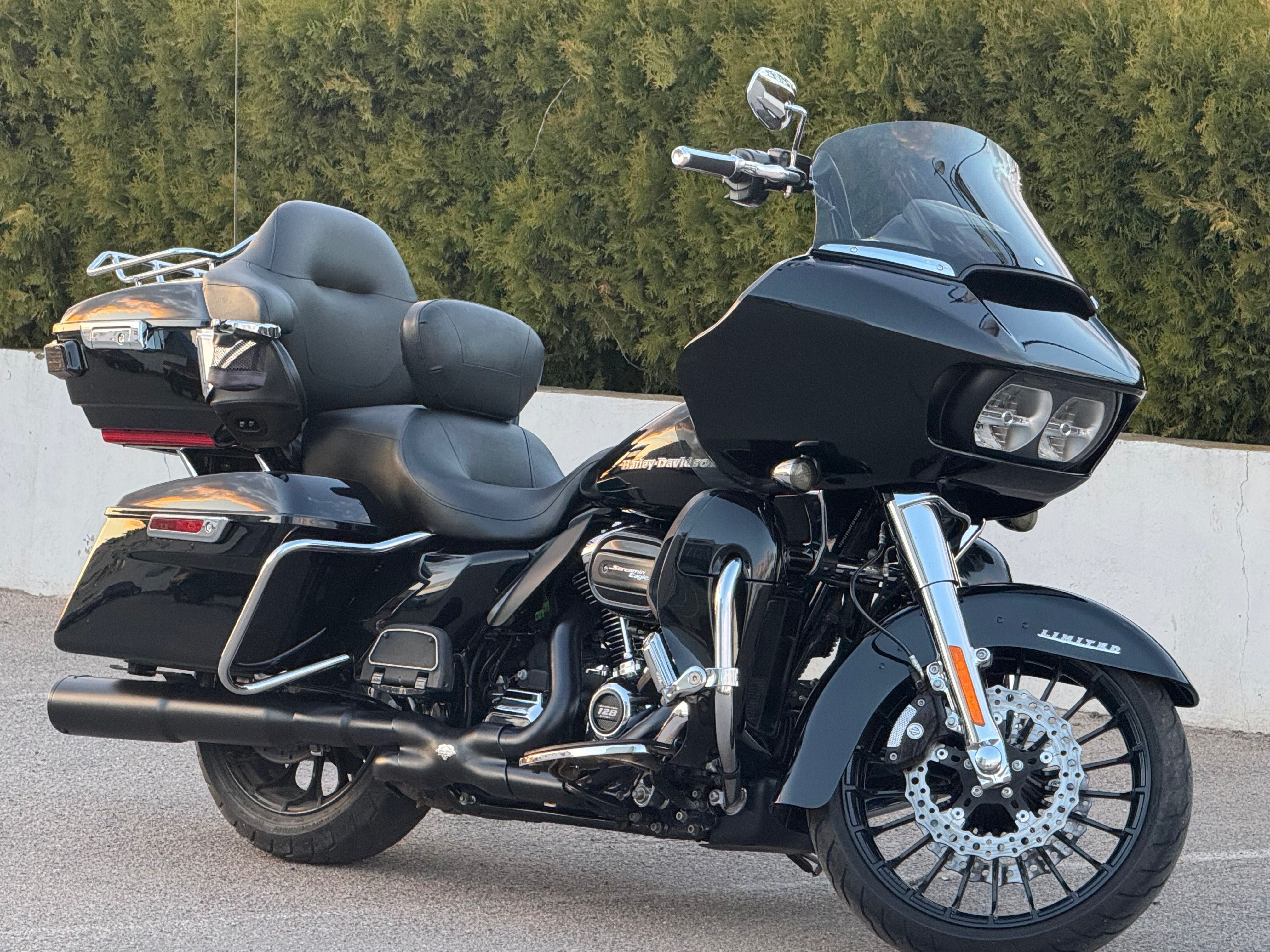 Harley Davidson Road Glide Ultra Limited 128