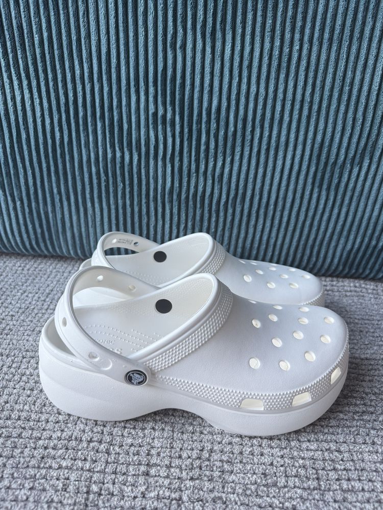 Klapki damskie Crocs Classic Platform r. 41-42, 10 NOWE Białe