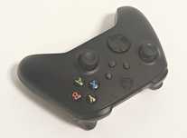 Pad do konsoli Xbox Series X/S + akumulator Jak nowy