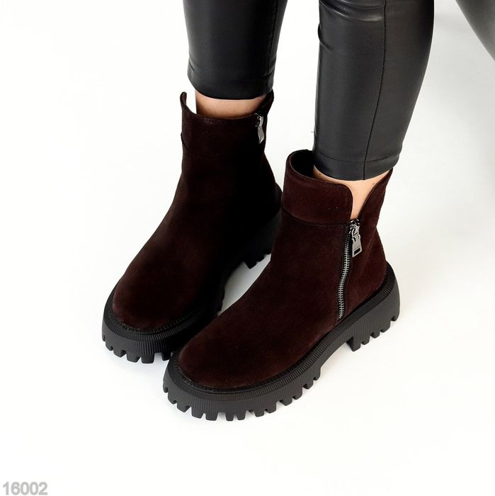 Жіночі шкіряні зимові черевики в кольорах