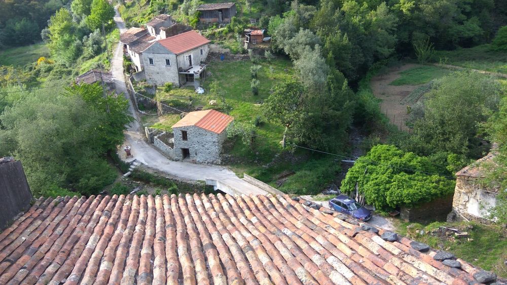 Vende se Casa com Quintal