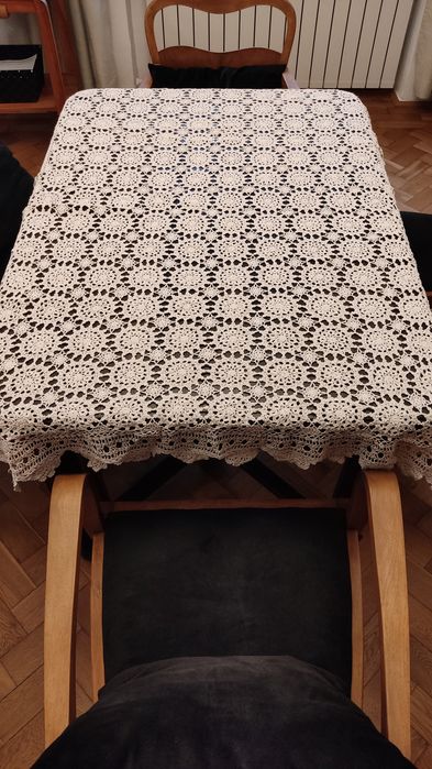 Obrus koronkowy 150x105 cm