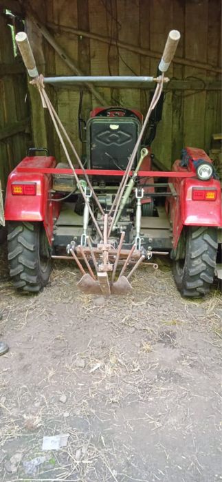 Продається трактор