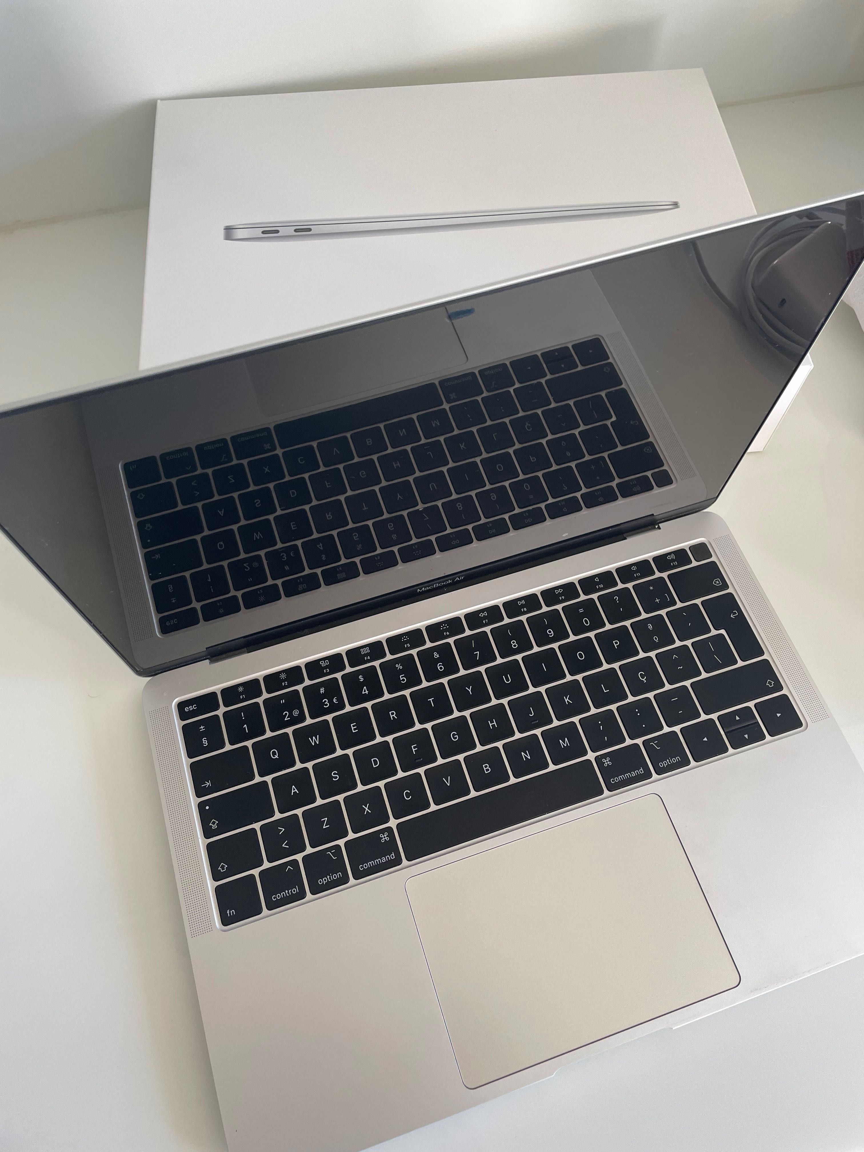 Macbook Air para peças + carregador