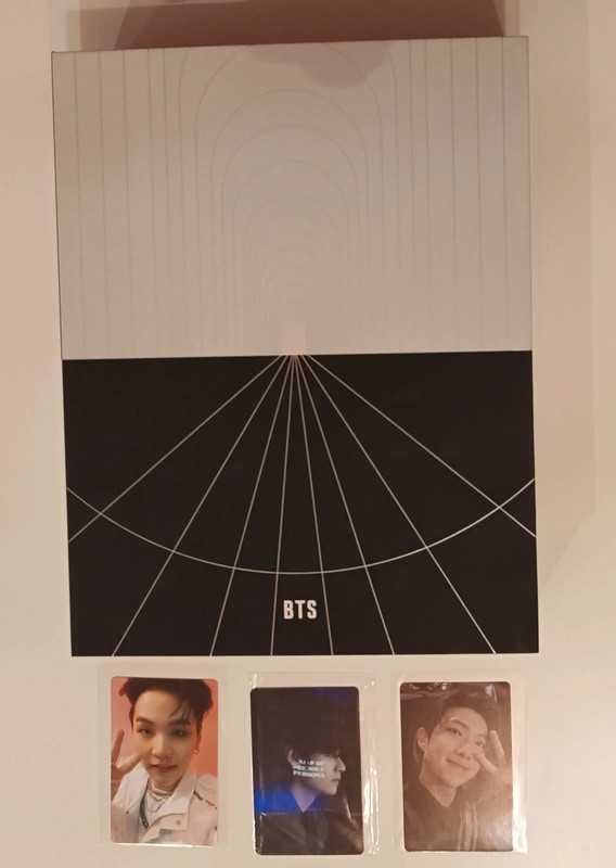 Photobook BTS Map Of The Soul On : E karta Taehyung, RM i Suga