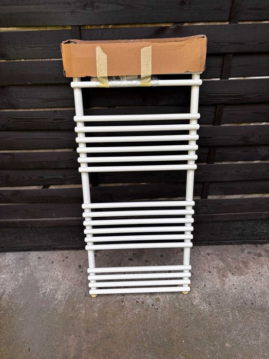 Grzejnik łazienkowy Cosmo Standard 1100x500 mm