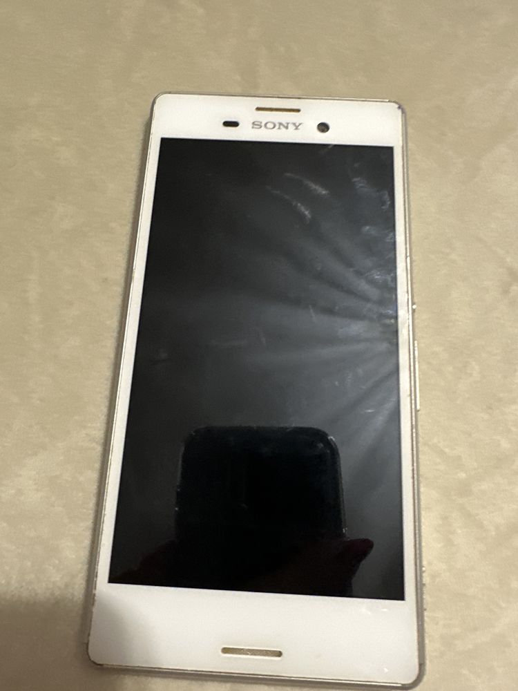 Telefon sony z pokrowcem