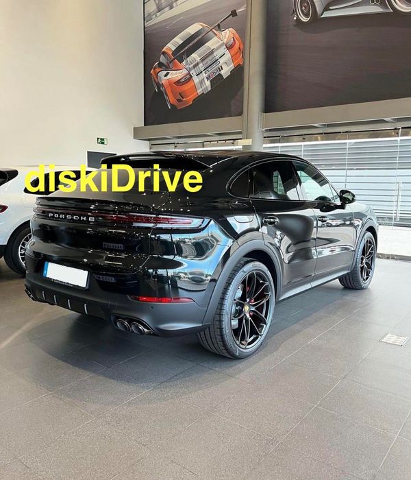 Черные диски R20 21 22 на Porsche Cayenne New / Coupe Panamera Macan