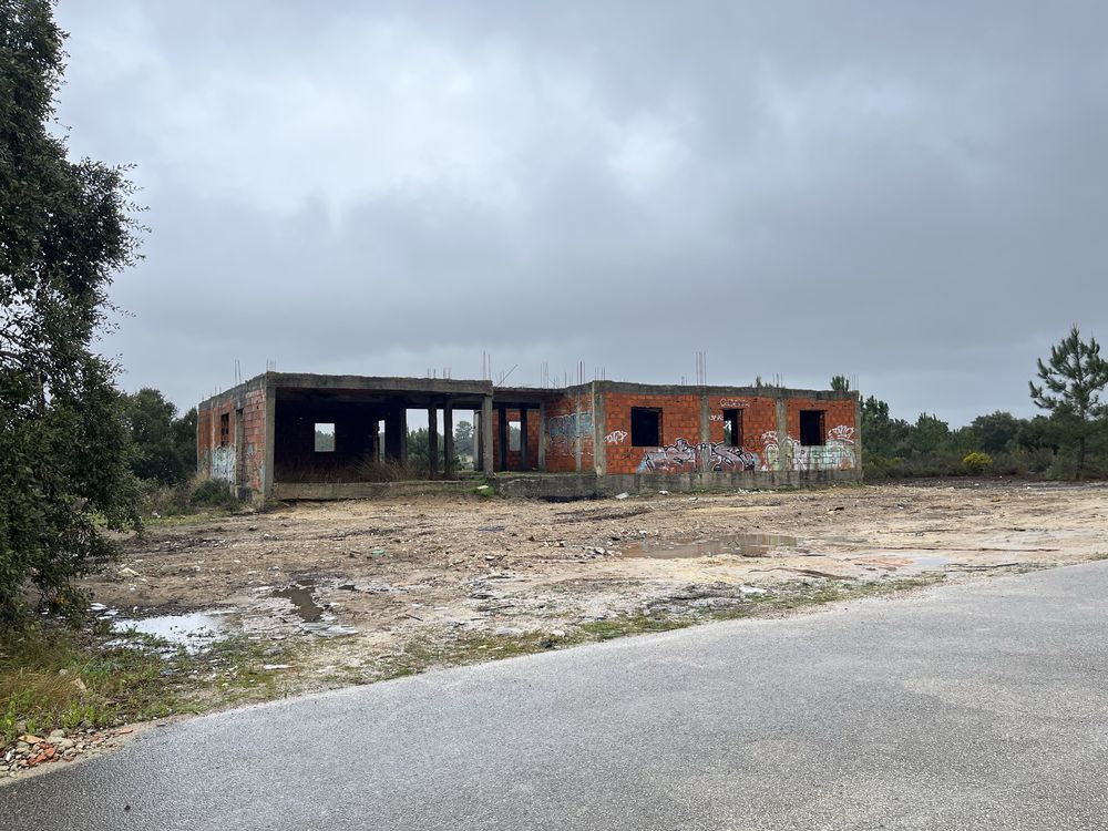 Quinta em Azeitão 5072 mts area de construção 300 mts mais 30 de anexo