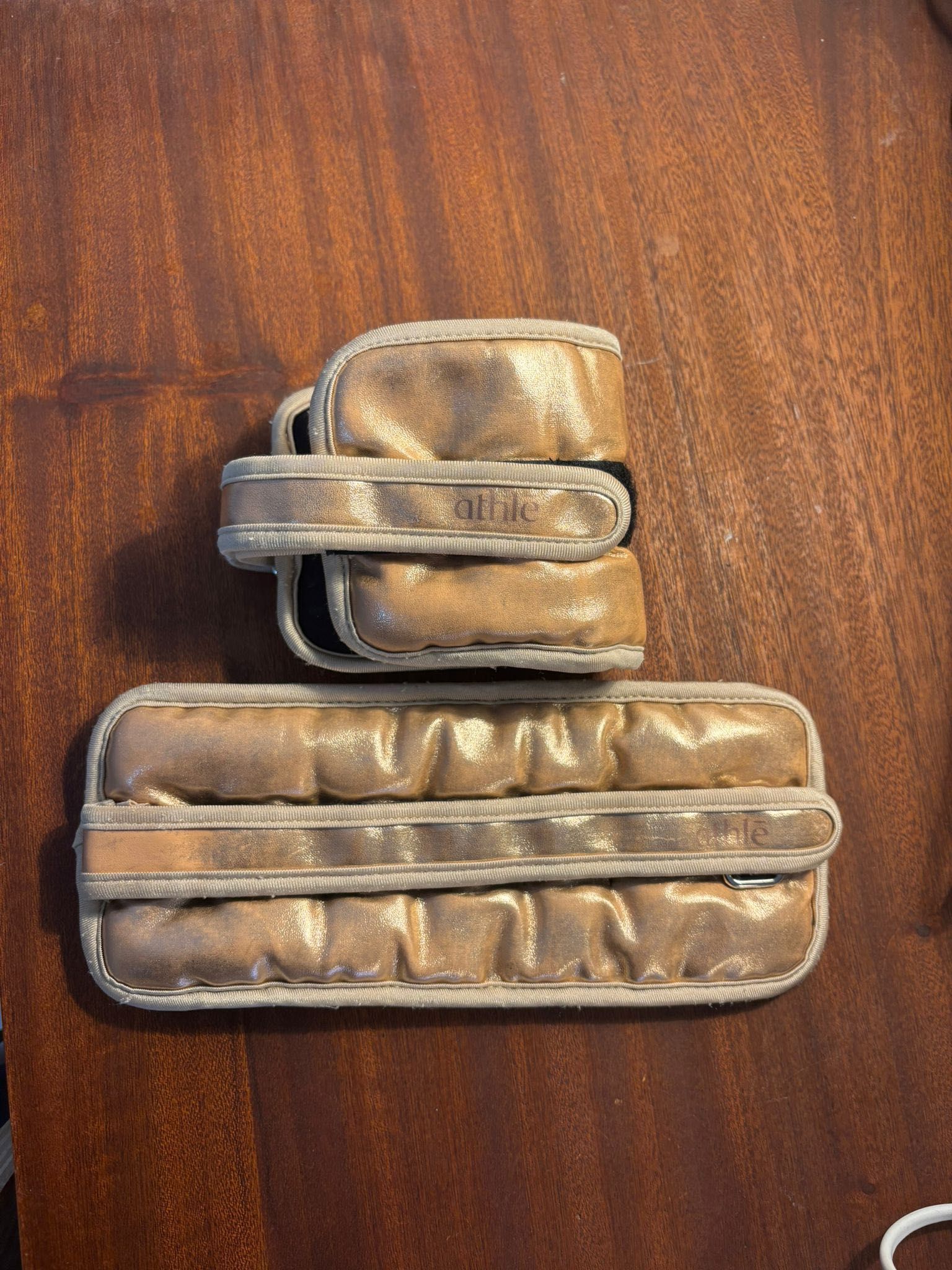 Tornozeleira/Bracelete (ankle/wrist weights) 1kg - marca Maison Athlée