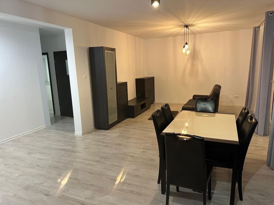 Wynajmę mieszkanie M-6 oś. Władysława 4 pokoje