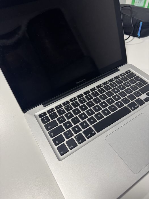 Apple MacBook Pro "Core i5"