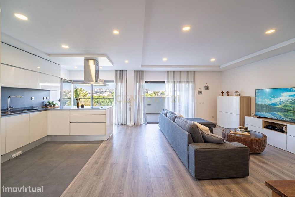 Apartamento T2+1 Com Terraço E Parqueamento – Quinta De Santa Teresa