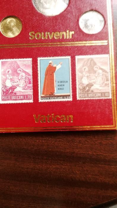 Liras italianas e selos